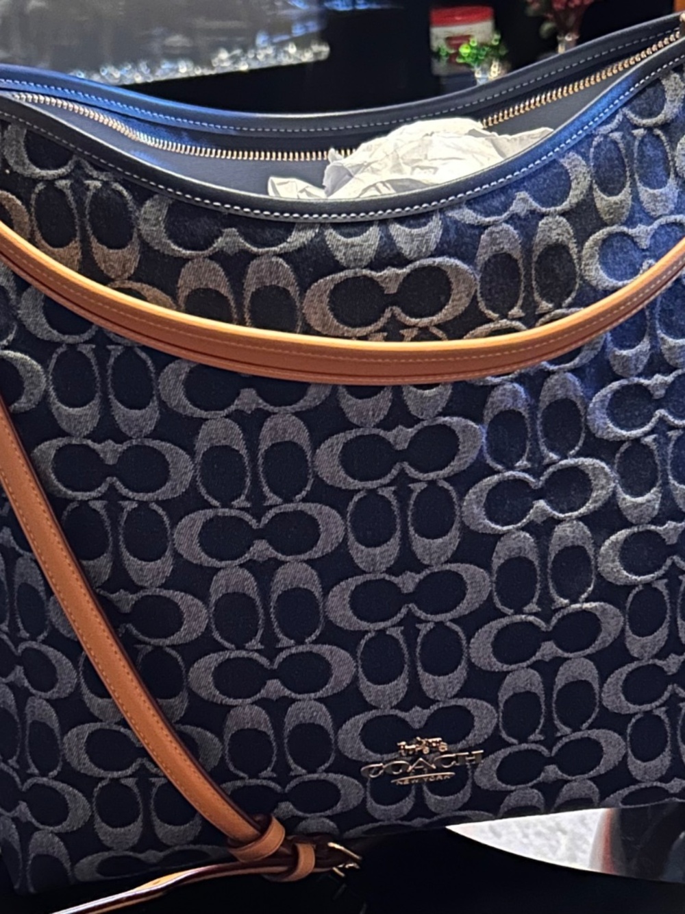 Laurel Large Shoulder Bag In Signature Denimk - Picture 2 of 15